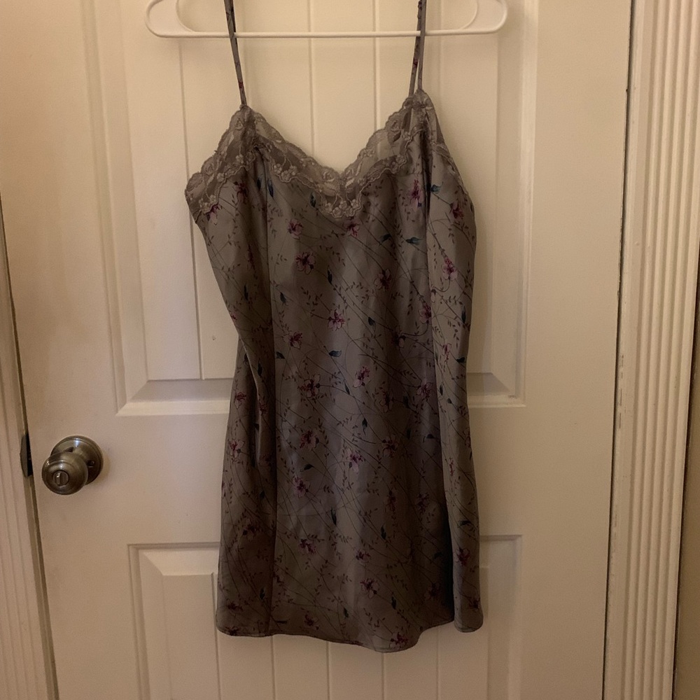 Victoria’s Secret Chemise Large